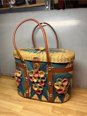 Vintage 1960’s Wicker Floral Handbag - (10”x12”x5”)
